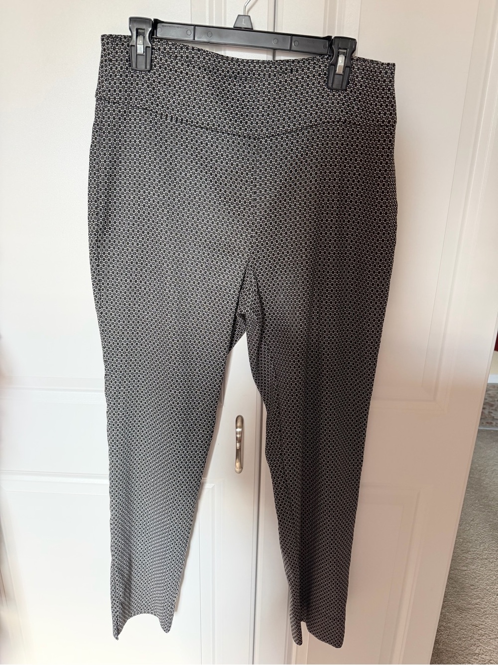 Women's Black & White Patterned Pull-On Ponte Pants